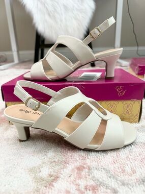 Easy Street Zella Heels size 8 1/2
